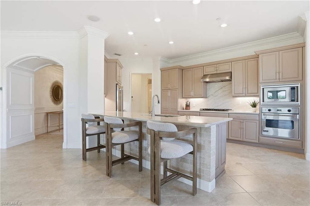 2543 Marquesa Royale LN 4-302, NAPLES, FL 34109 — photo 2