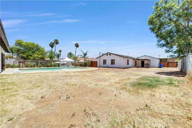 9977 Granite Hill, Jurupa Valley, CA 92509