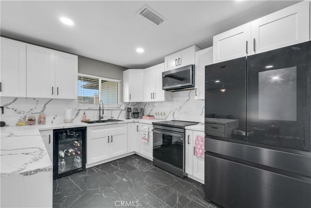 9977 Granite Hill, Jurupa Valley, CA 92509
