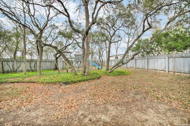 1814 CAVERSHAM PASS LN, San Antonio, TX 78253