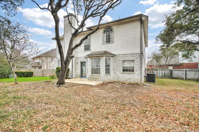 1814 CAVERSHAM PASS LN, San Antonio, TX 78253