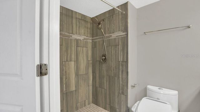 3433 GLOSSY LEAF LANE, Clermont, FL 34711