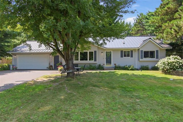 6903 Julius Drive, Eau Claire, WI 54701