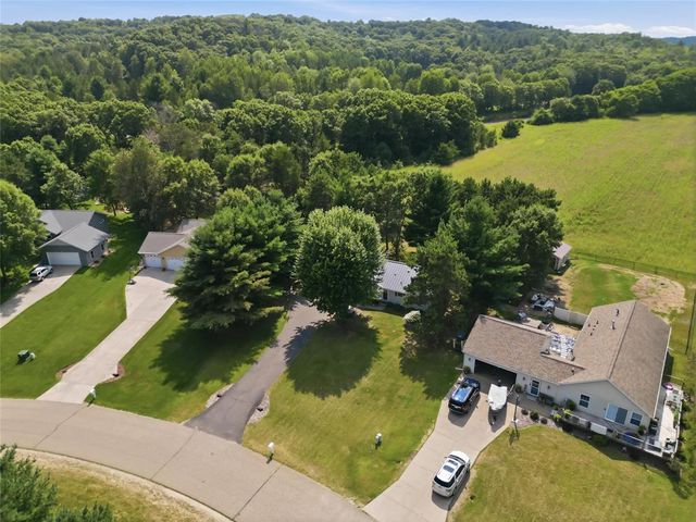 6903 Julius Drive, Eau Claire, WI 54701