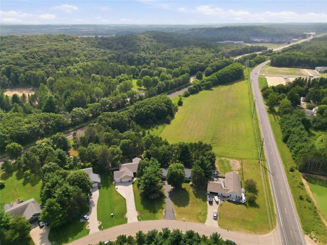 6903 Julius Drive, Eau Claire, WI 54701