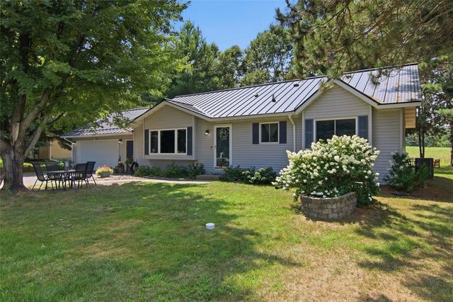 6903 Julius Drive, Eau Claire, WI 54701