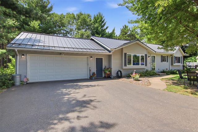 6903 Julius Drive, Eau Claire, WI 54701