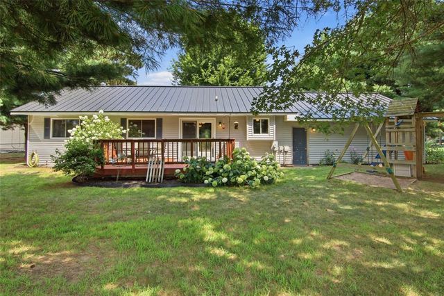 6903 Julius Drive, Eau Claire, WI 54701