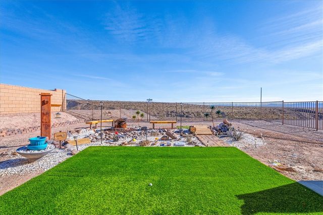 2744 Wilderness Lane, Bullhead City, AZ 86442