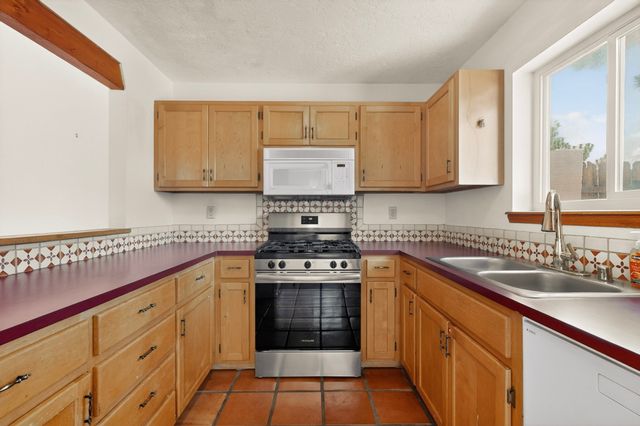 2036 Placita De Quedo, Santa Fe, NM 87505