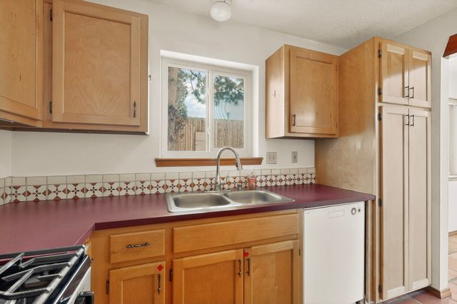 2036 Placita De Quedo, Santa Fe, NM 87505