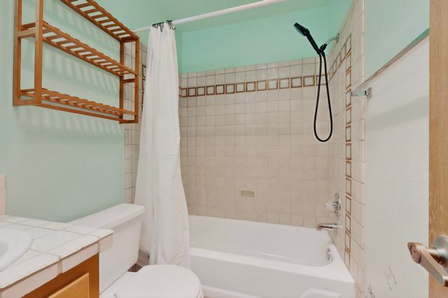 2036 Placita De Quedo, Santa Fe, NM 87505