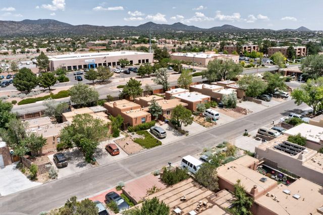 2036 Placita De Quedo, Santa Fe, NM 87505