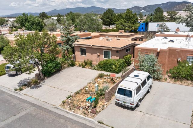 2036 Placita De Quedo, Santa Fe, NM 87505