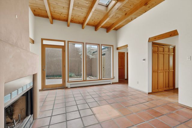 2036 Placita De Quedo, Santa Fe, NM 87505