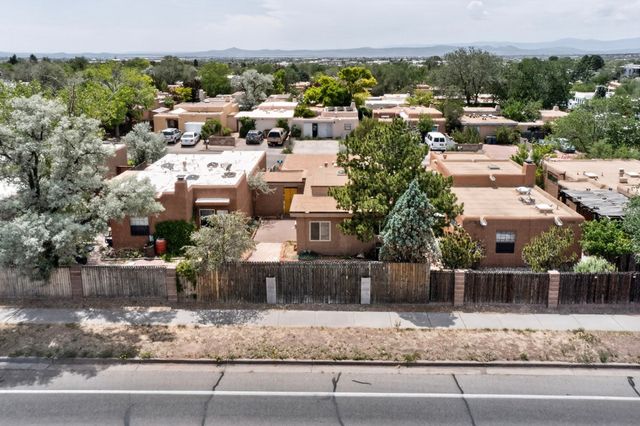2036 Placita De Quedo, Santa Fe, NM 87505