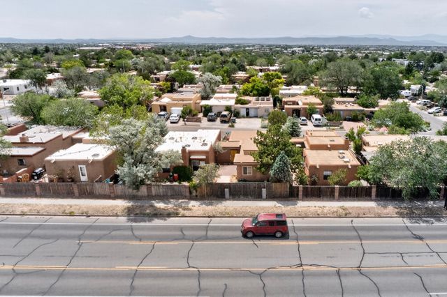 2036 Placita De Quedo, Santa Fe, NM 87505