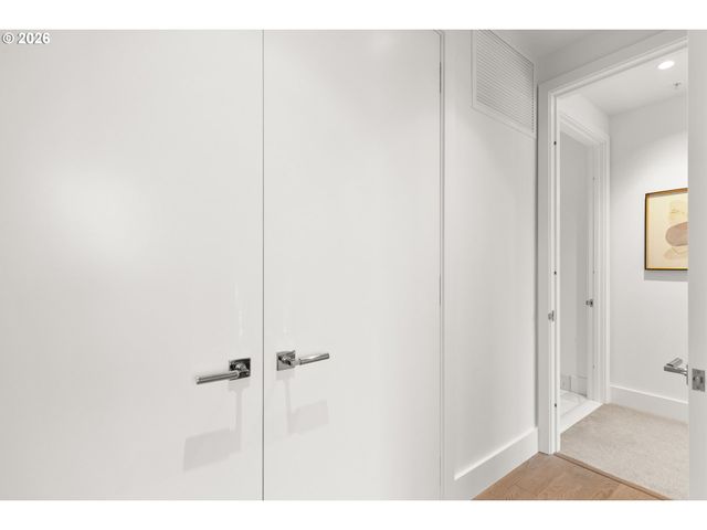 550 Sw 10TH Ave 2607, Portland, OR 97205