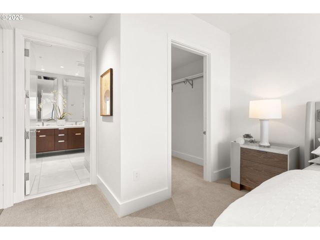 550 Sw 10TH Ave 2607, Portland, OR 97205