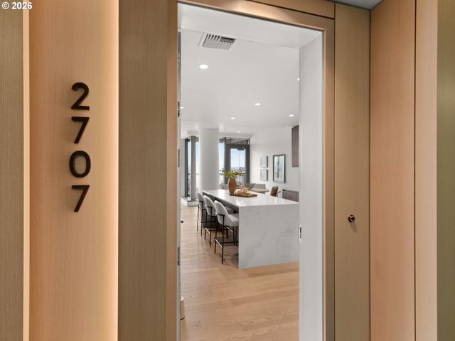 550 Sw 10TH Ave 2607, Portland, OR 97205