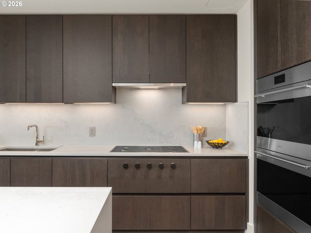 550 Sw 10TH Ave 2607, Portland, OR 97205