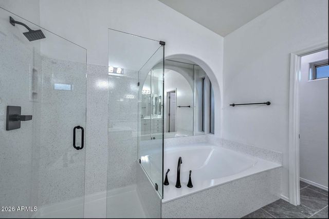 1942 E CLAIRE Drive E, Phoenix, AZ 85022