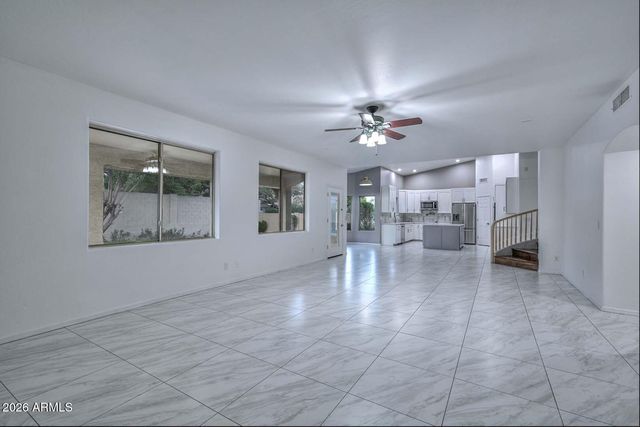 1942 E CLAIRE Drive E, Phoenix, AZ 85022