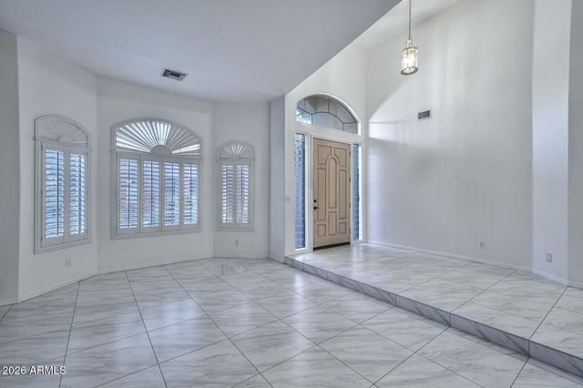 1942 E CLAIRE Drive E, Phoenix, AZ 85022