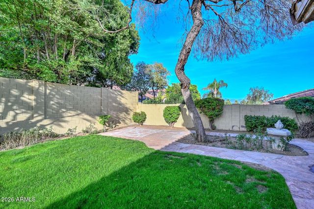 1942 E CLAIRE Drive E, Phoenix, AZ 85022