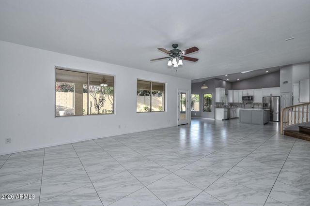 1942 E CLAIRE Drive E, Phoenix, AZ 85022