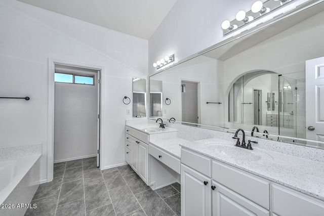 1942 E CLAIRE Drive E, Phoenix, AZ 85022