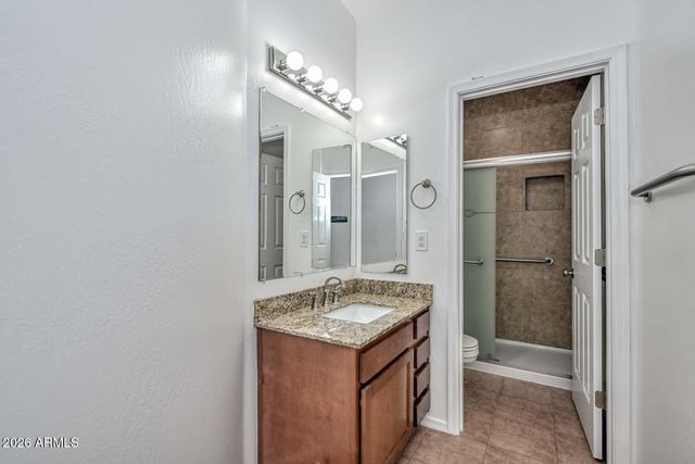 1942 E CLAIRE Drive E, Phoenix, AZ 85022