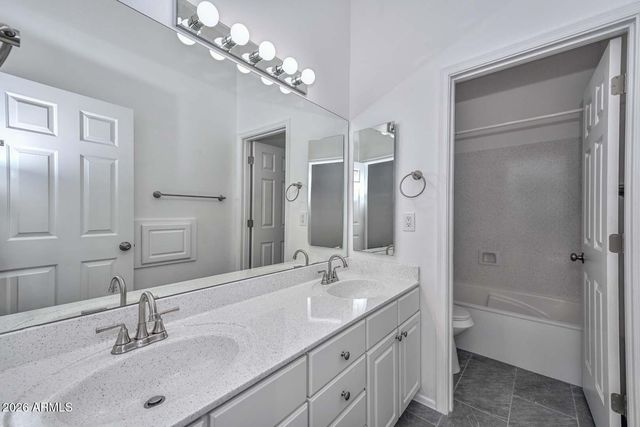 1942 E CLAIRE Drive E, Phoenix, AZ 85022