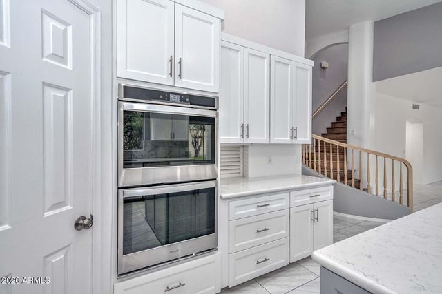 1942 E CLAIRE Drive E, Phoenix, AZ 85022