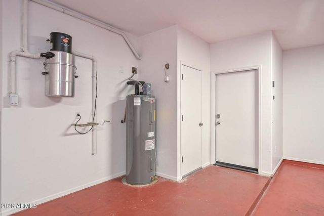 1942 E CLAIRE Drive E, Phoenix, AZ 85022