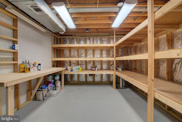 1322 QUAIL RIDGE DR, Reston, VA 20194