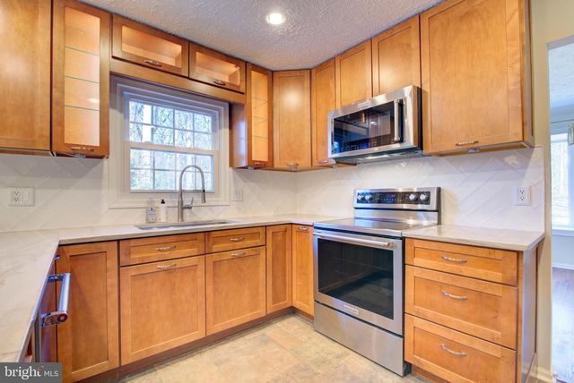 1322 QUAIL RIDGE DR, Reston, VA 20194