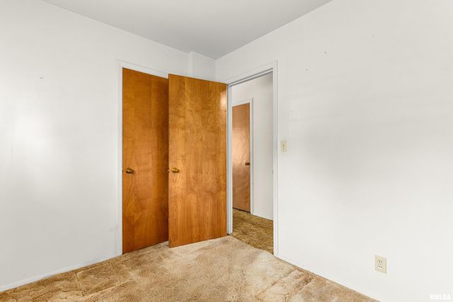 2506 W WESTMINISTER Avenue, Peoria, IL 61604
