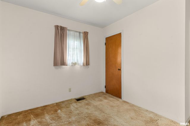 2506 W WESTMINISTER Avenue, Peoria, IL 61604