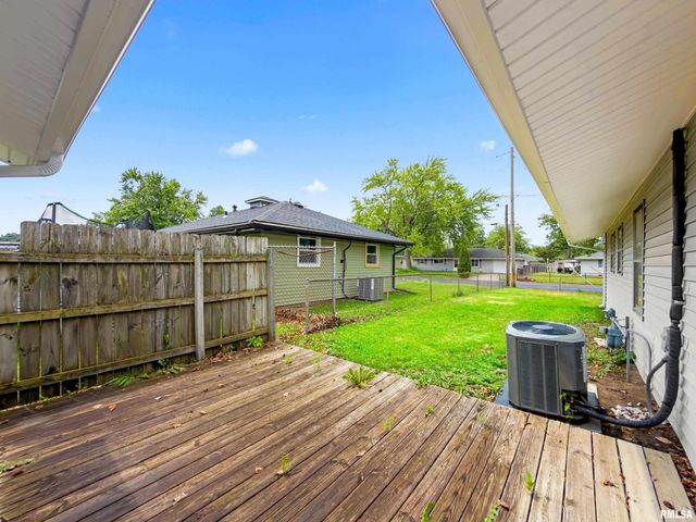 2506 W WESTMINISTER Avenue, Peoria, IL 61604