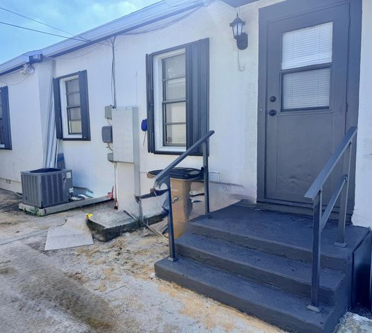 443 Wilder Street, West Palm Beach, FL 33405