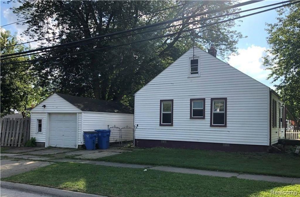 24301 Pennie Street, Dearborn Heights, MI 48125