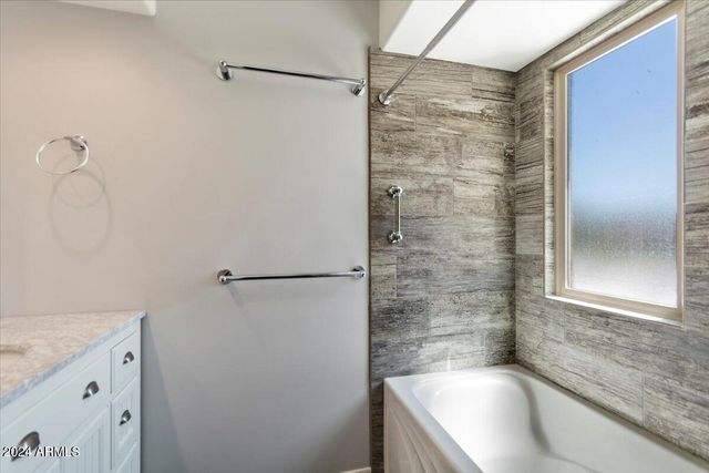 10415 N 10TH Street 2, Phoenix, AZ 85020