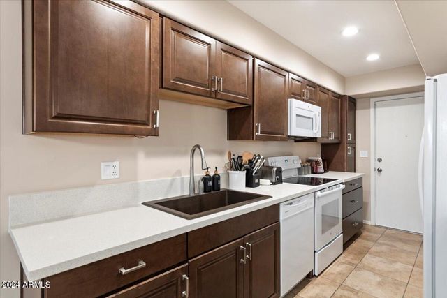 10415 N 10TH Street 2, Phoenix, AZ 85020