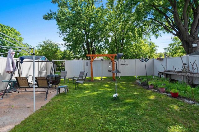 111 10TH STREET, Clintonville, WI 54929