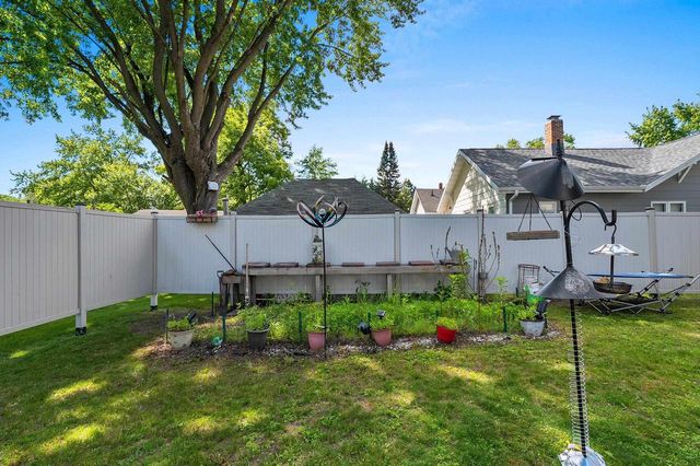 111 10TH STREET, Clintonville, WI 54929