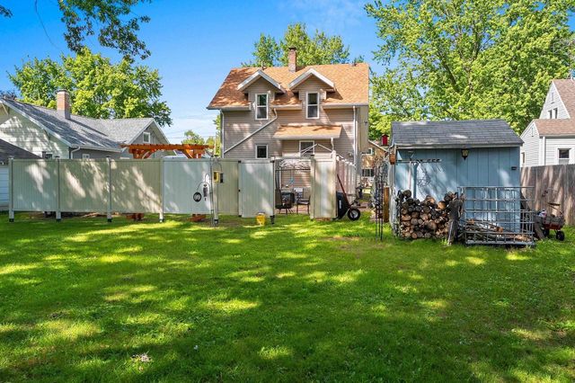 111 10TH STREET, Clintonville, WI 54929