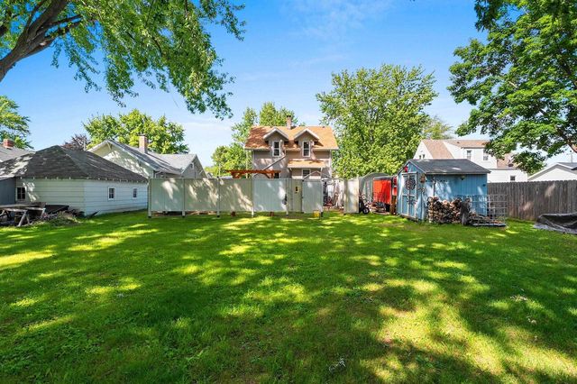 111 10TH STREET, Clintonville, WI 54929