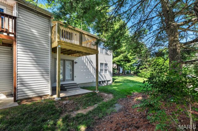 27 Sugarwood Court 1, St Peters, MO 63376