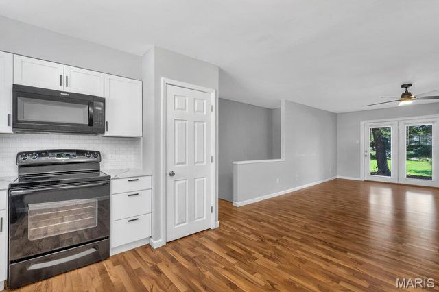 27 Sugarwood Court 1, St Peters, MO 63376